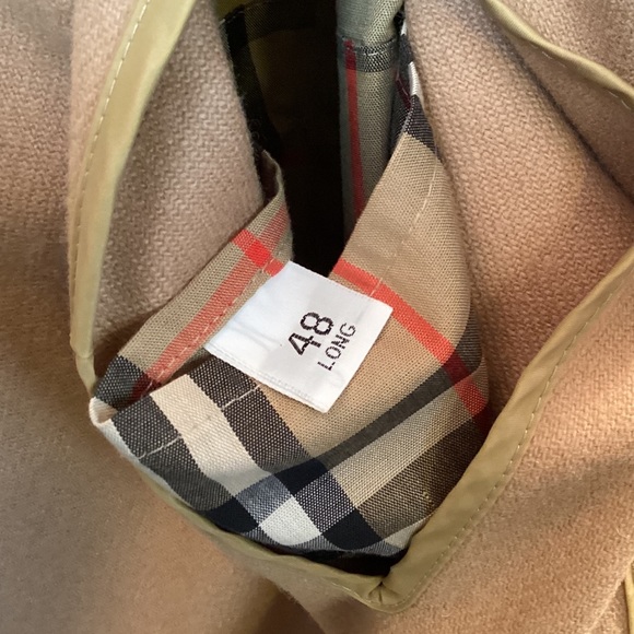 Burberry’s Nova Check Wool Lined Belted Trench Coat - Picture 15 of 16
